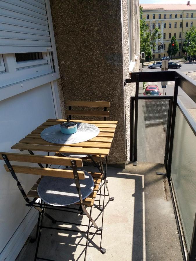 Aweshome City Apartment - 3 Bedrooms And Free Parking Debrecen Ngoại thất bức ảnh
