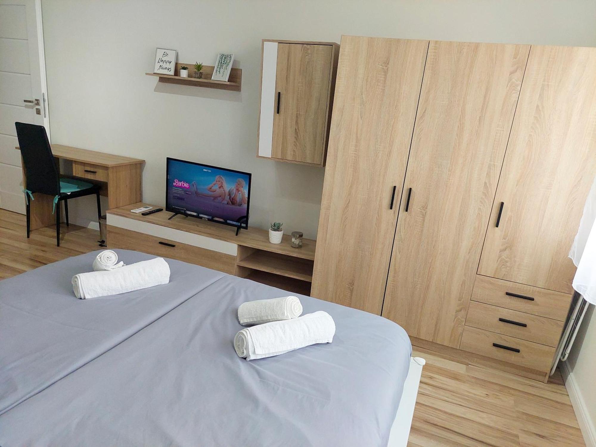 Aweshome City Apartment - 3 Bedrooms And Free Parking Debrecen Ngoại thất bức ảnh