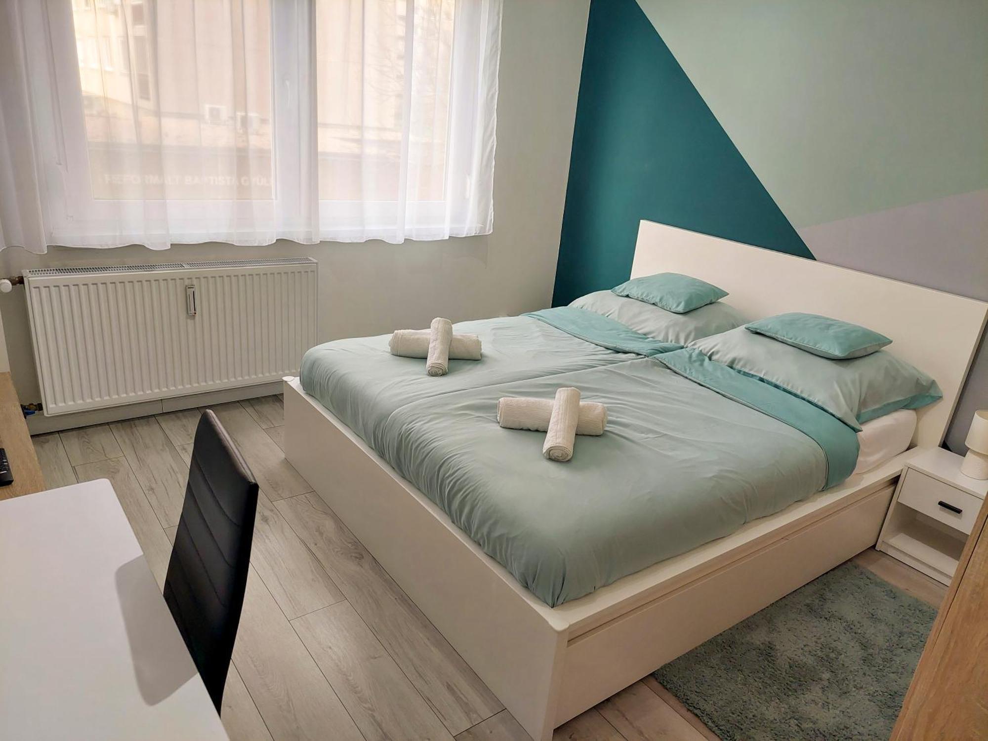 Aweshome City Apartment - 3 Bedrooms And Free Parking Debrecen Ngoại thất bức ảnh